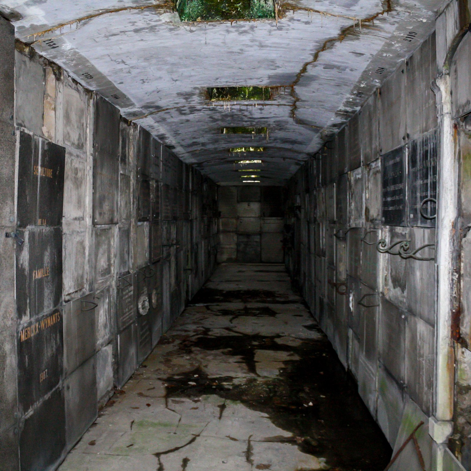 Crypte Brussel decay urban exploring urbex abandoned crypt Brussels