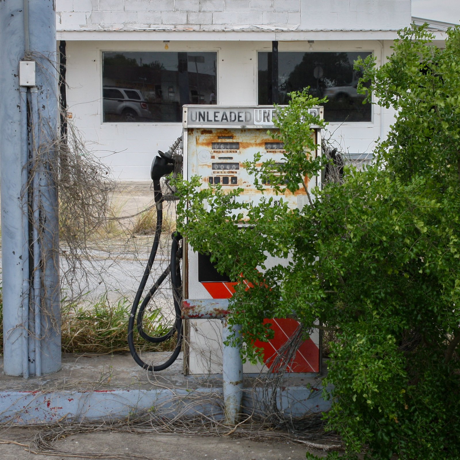 Texas abandoned gas station decay urban exploring urbex